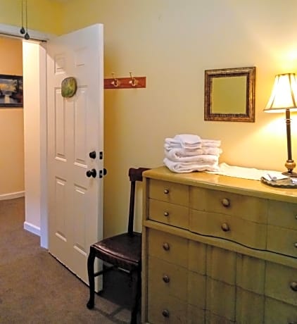 Single Room with Shared Bathroom