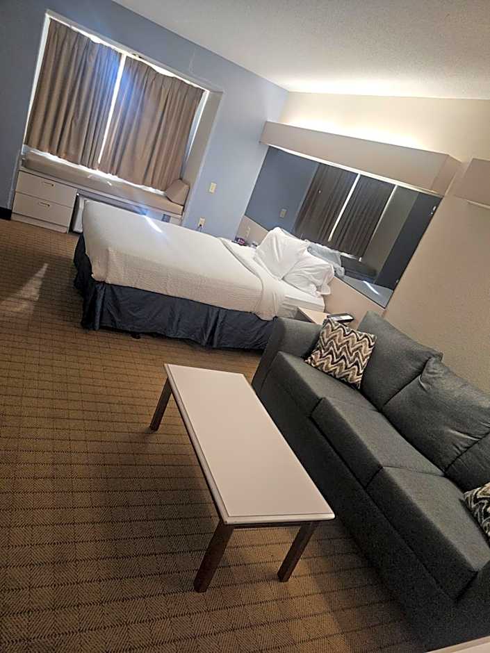 Photo 1 of 4 of 1 Queen Bed Suite, Hearing/Mobility Accessible
