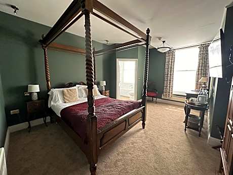 Double Room with Four Poster Bed