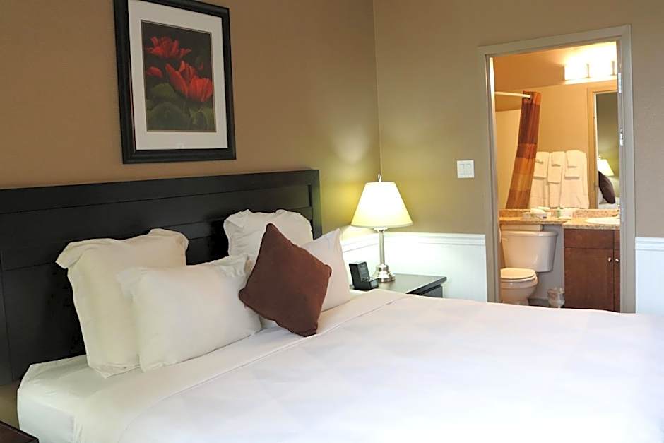 Nomad Hotel & Suites