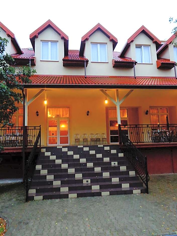 Korona Palace