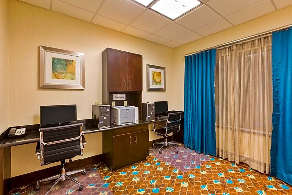 Holiday Inn Express and Suites Alpine By IHG