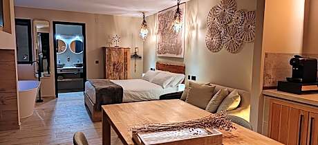 Deluxe Double Room with Bath