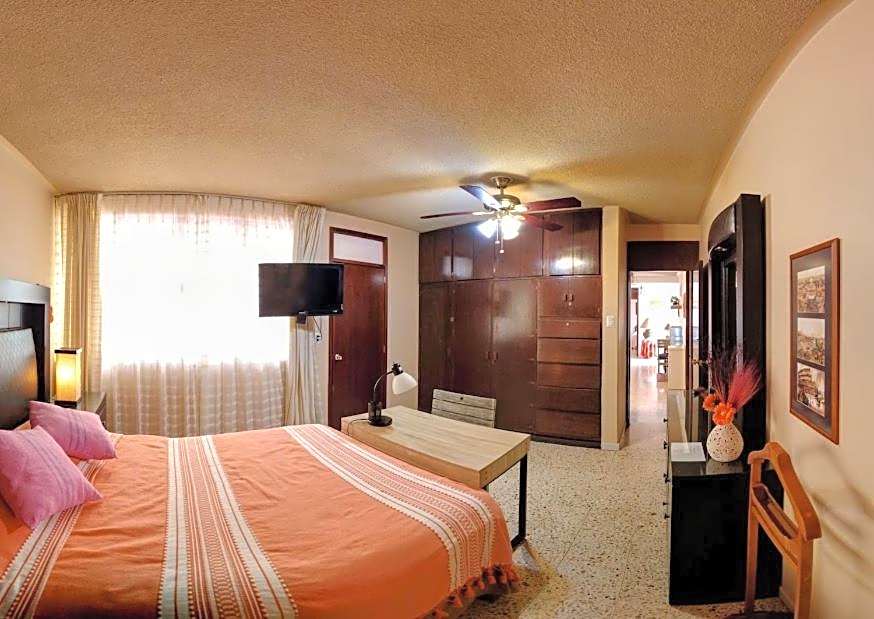 Casa de las Palmas Guest House