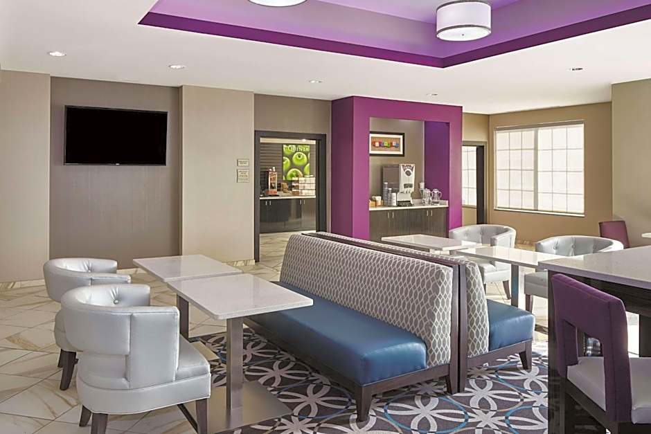 La Quinta Inn & Suites by Wyndham Springfield