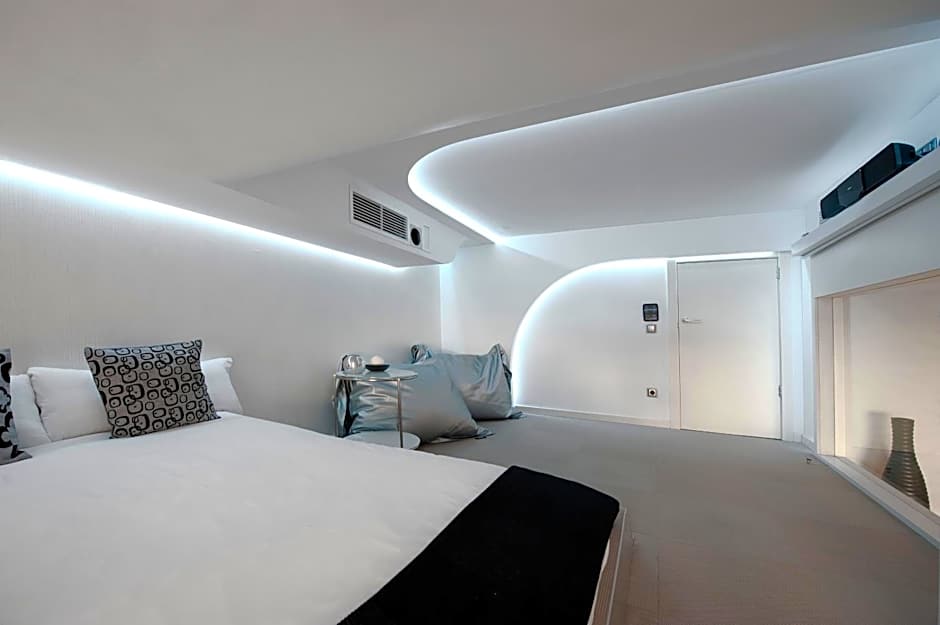 You Stylish City Center Apartments