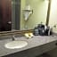 Days Inn & Suites by Wyndham Sam Houston Tollway