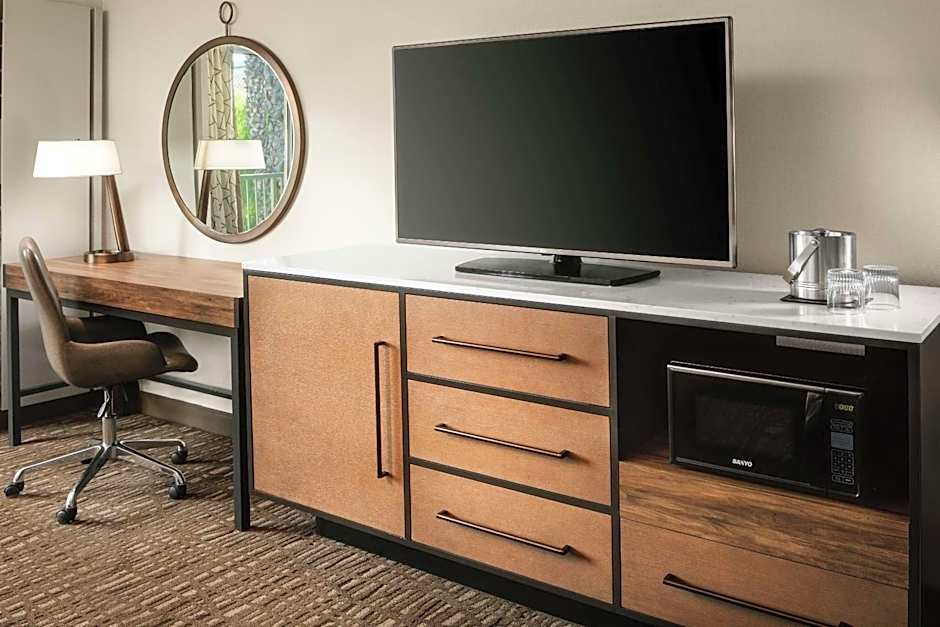 DoubleTree By Hilton Hotel Ontario Airport