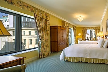 Classic Twin Room with City View