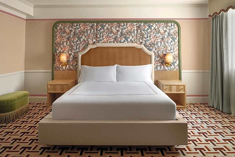 The Stoneleigh, Autograph Collection