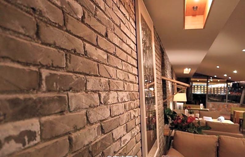 Xi'An Busy Hotel Bell Tower City Wall