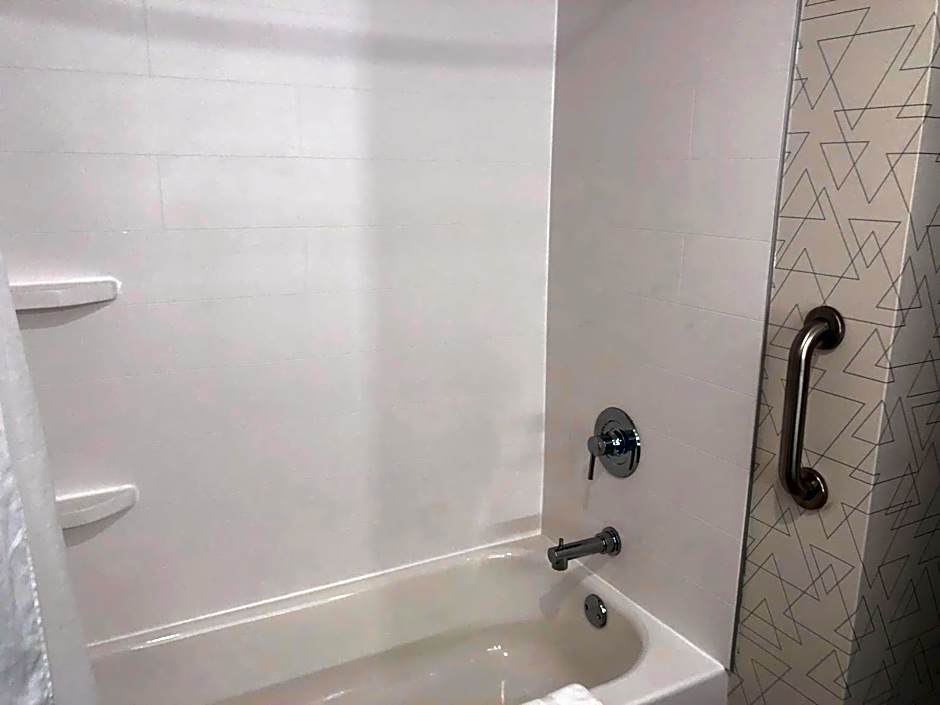 Holiday Inn Express & Suites Donegal By IHG