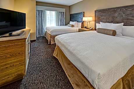 Queen Room with Two Queen Beds, Patio and River View