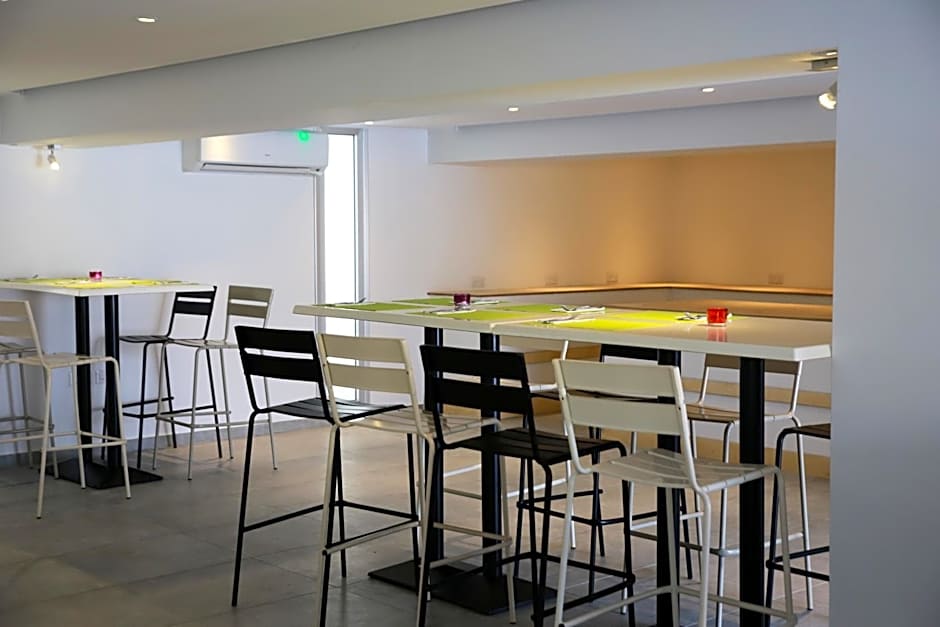 Sea CleoNapa Mandali