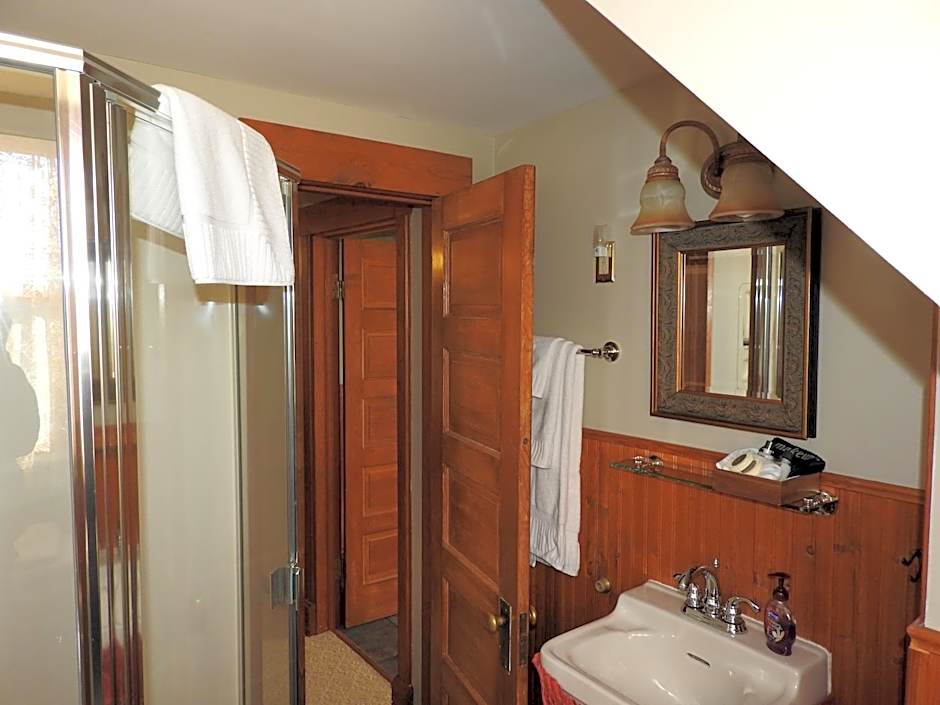 Champaign Garden Inn