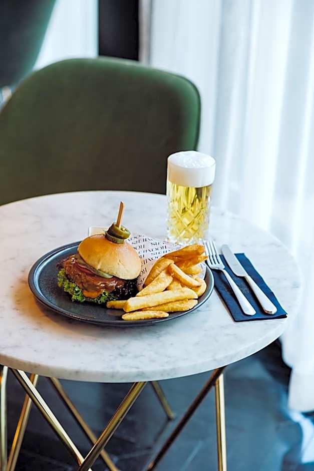 Roomers Munich, Autograph Collection by Marriott