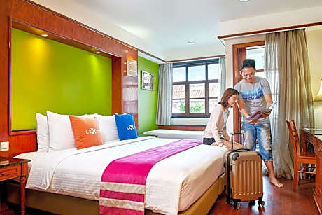 Deluxe Water Chalet (Upper)