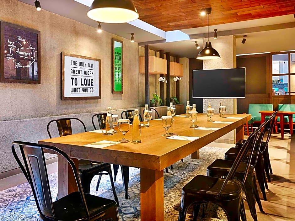Ibis Bali Legian Street