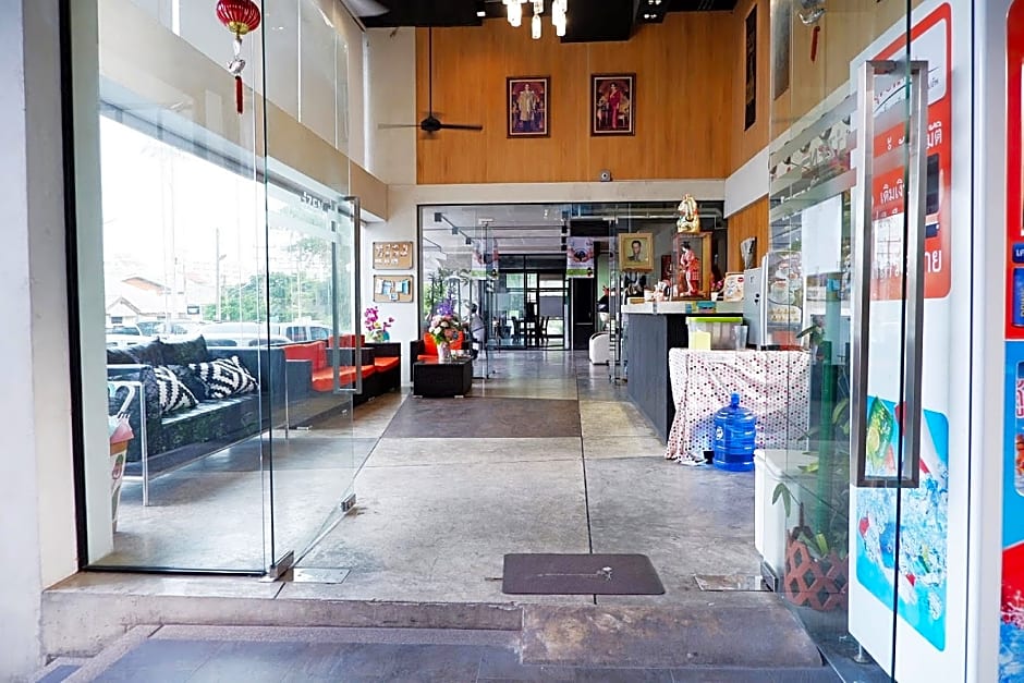 IZEN Budget Hotel & Residences (Plus)