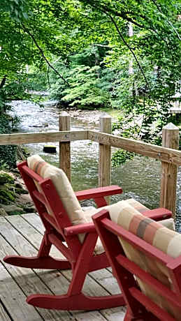 Cozy Creek Cottages
