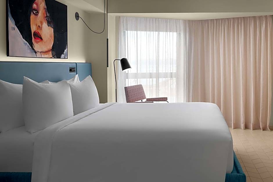 Rok Hotel Kingston Tapestry Collection By Hilton