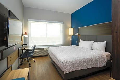 1 King Bed
