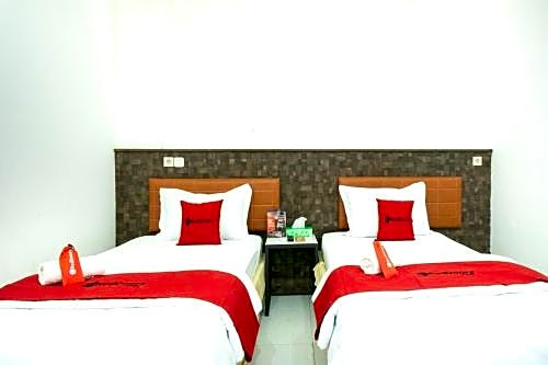 RedDoorz Plus @ Ende City Center