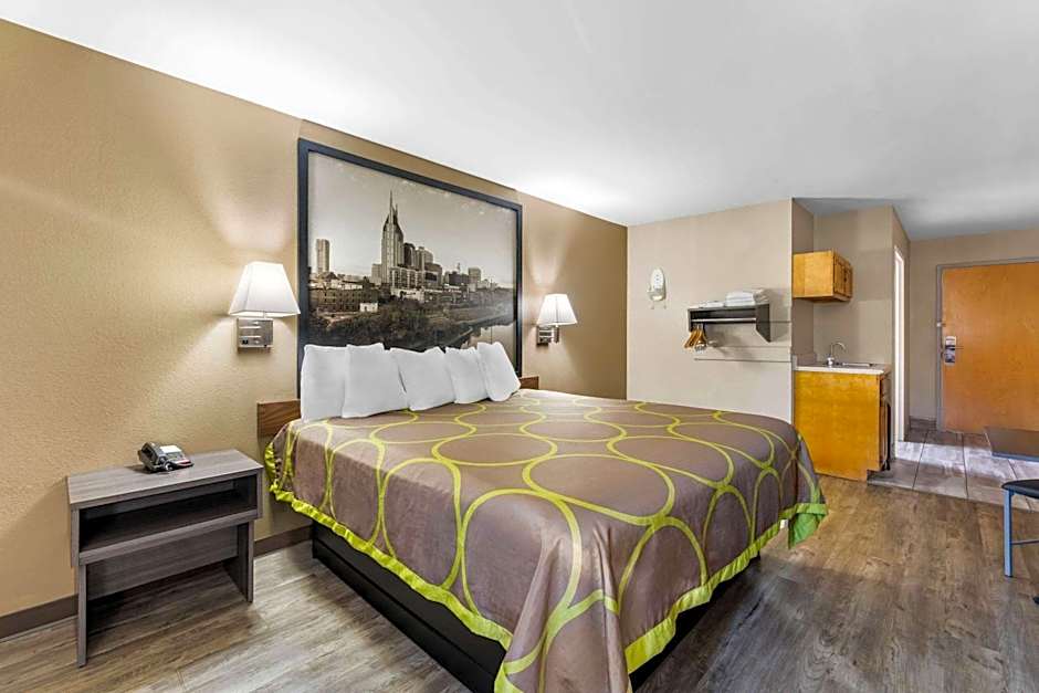 Super 8 by Wyndham Dickson