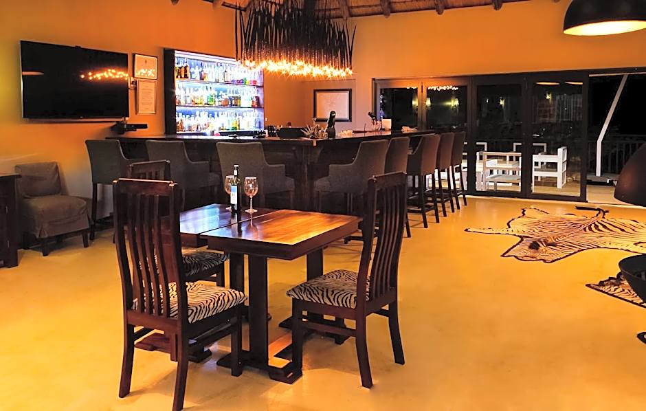 Umzolozolo Private Safari Lodge & Spa