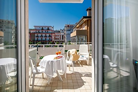 Standard Double or Twin Room with Terrace
