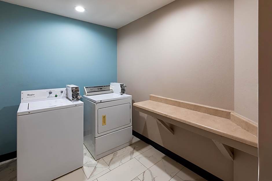 Super 8 by Wyndham Lubbock West 