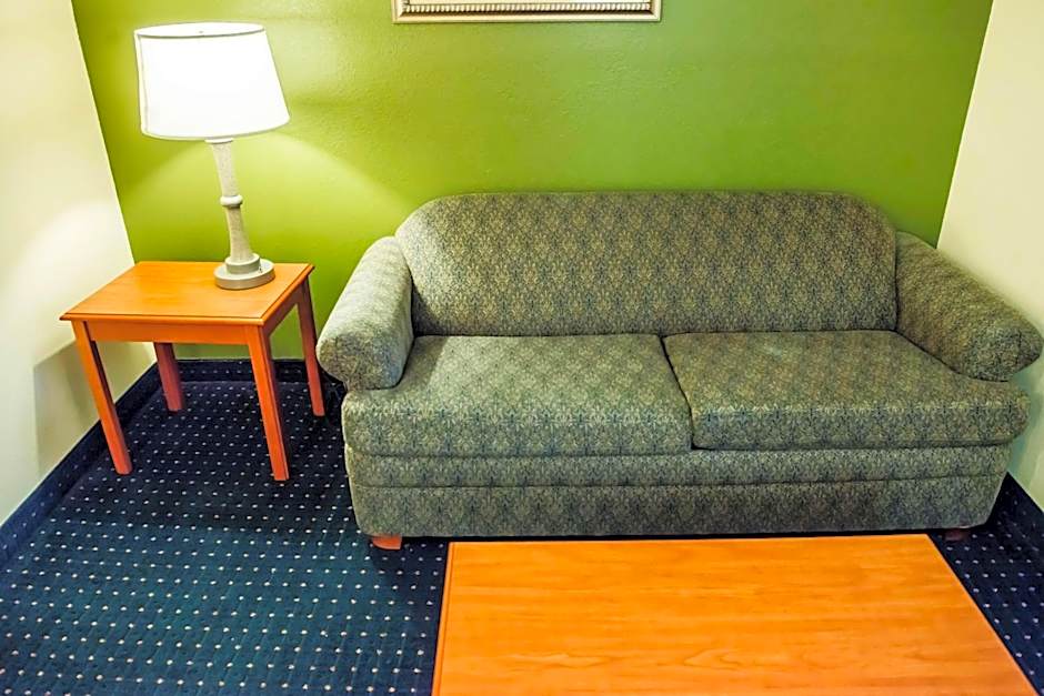 Photo 1 of 4 of 1 King Bed Suite