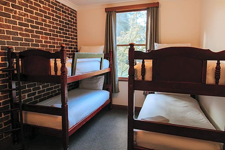 Federation Gardens & Possums Hideaway