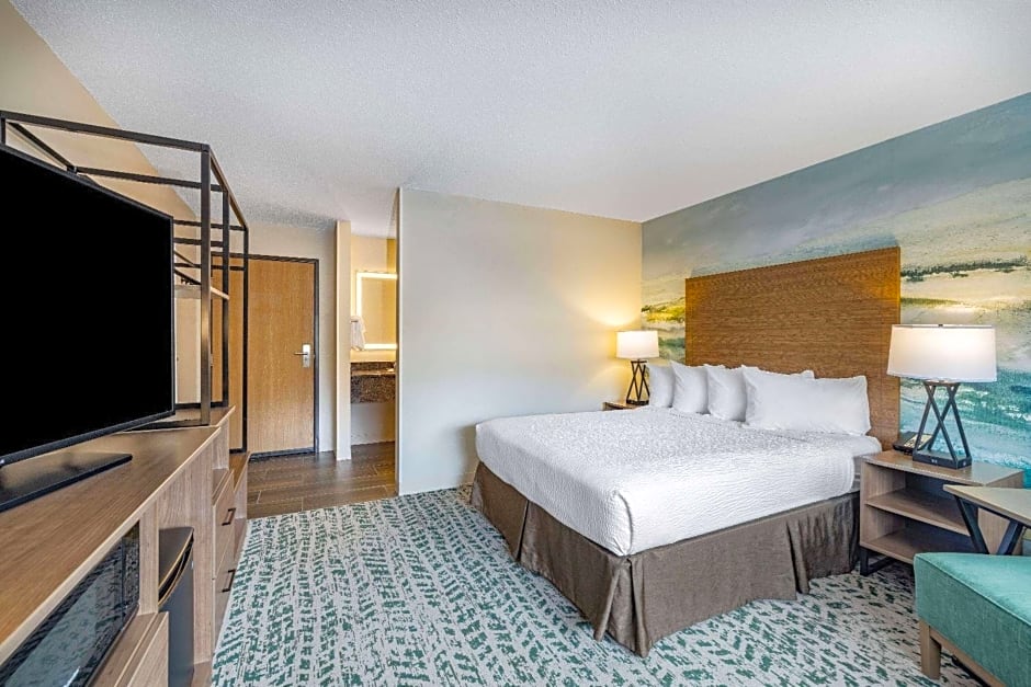 AmericInn by Wyndham Duluth South Proctor Black Woods Event Ctr