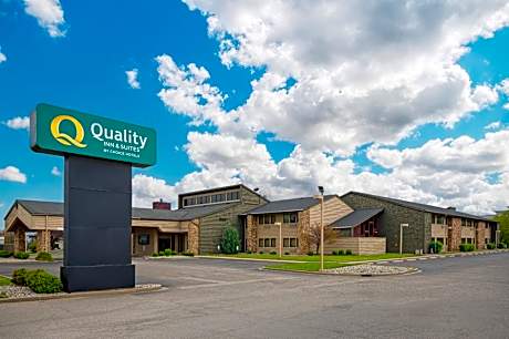 Quality Inn & Suites Goshen