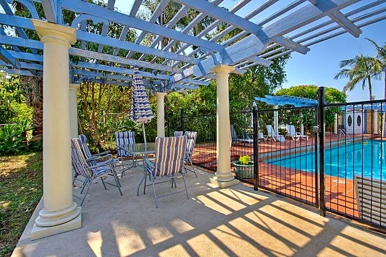 Melville House Bed and Breakfast