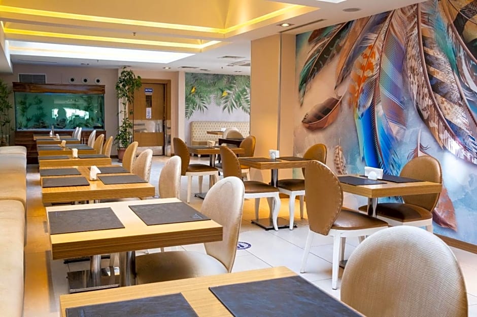 The Time Hotel Old City