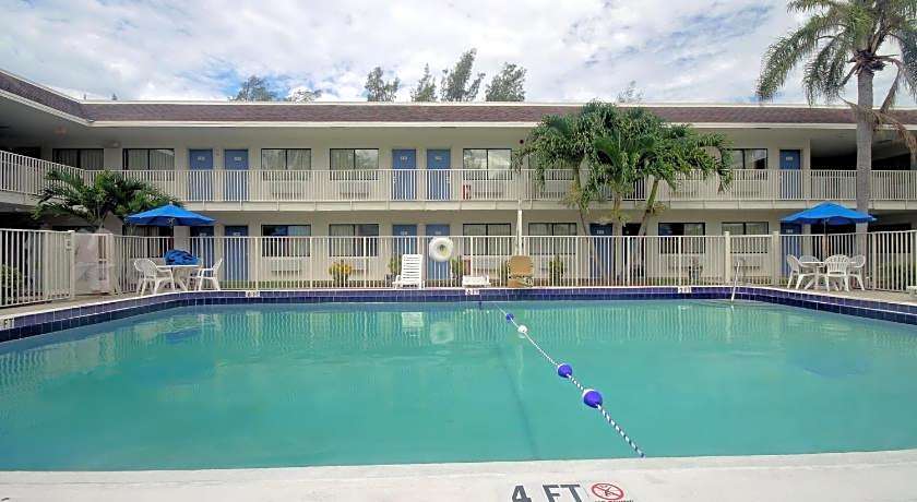 Motel 6 Dania Beach, FL