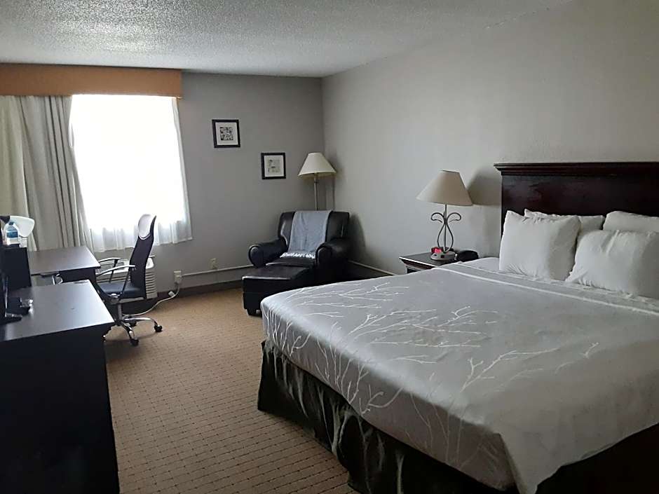 Photo 1 of 4 of 1 King Bed