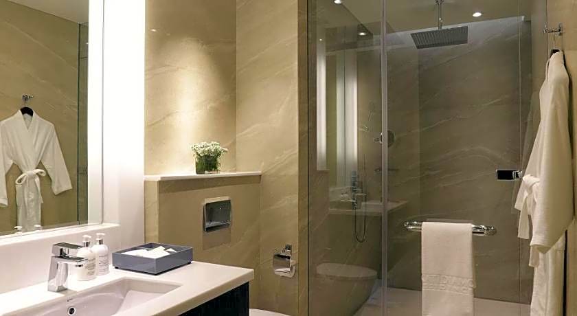 Makati Diamond Residences