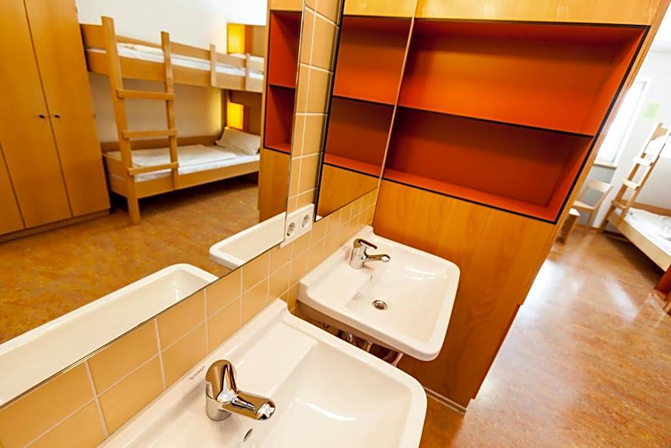 Jugendherberge Garmisch-Partenkirchen - membership required!