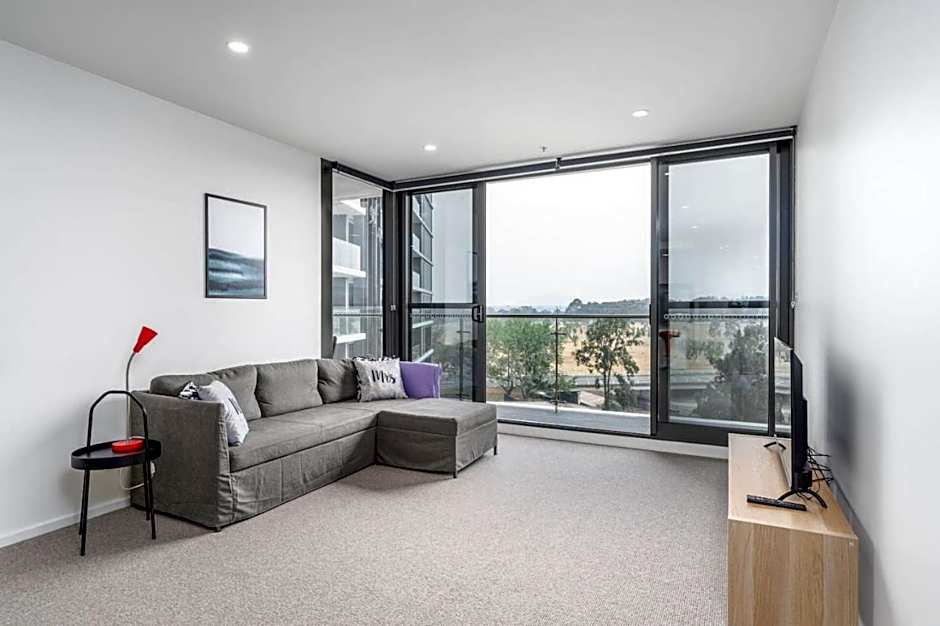 Stylish Phillip apartment with gym and pool - Hosted by CanStay