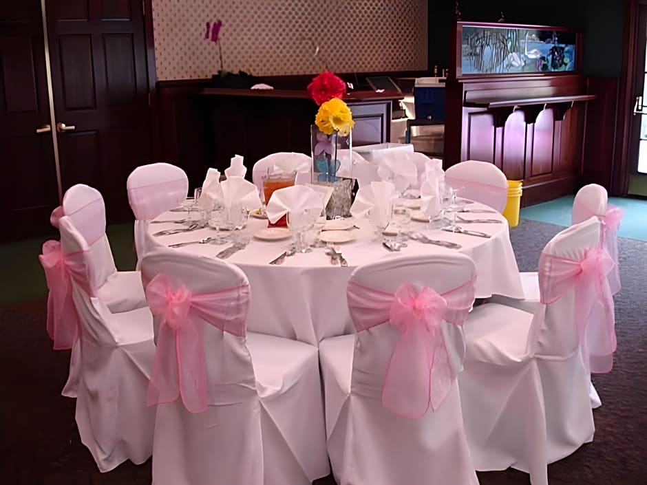 Holiday Inn Selma - Swancourt By IHG