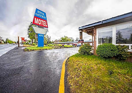 Royal Gateway Motel by OYO