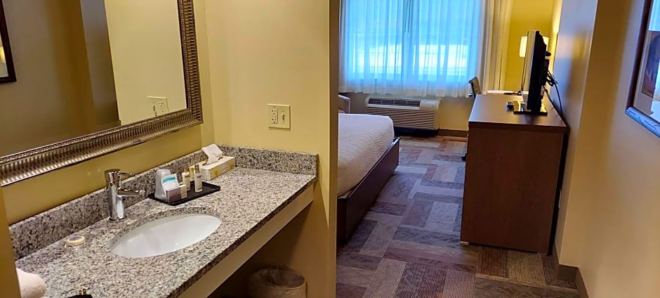 Belfast Harbor Inn