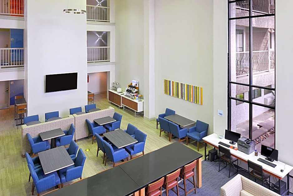 Holiday Inn Express Palm Desert By IHG