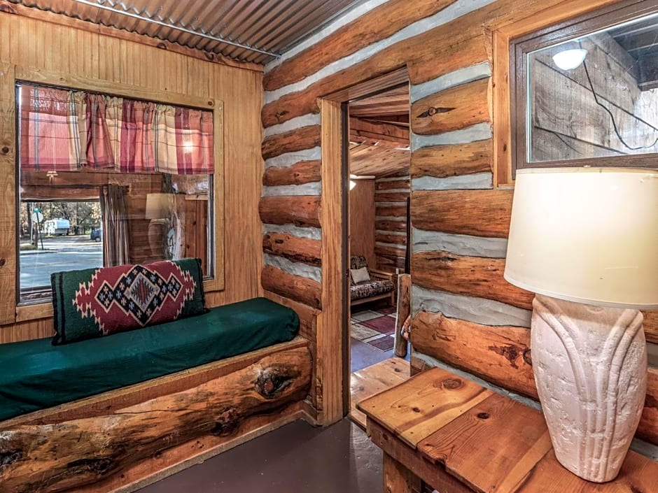 Three Bears, 7 Bedrooms, Deck, Fireplace, Midtown, Grill, Sleeps 22