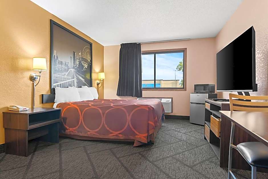 Super 8 by Wyndham Bourbonnais/Kankakee Area