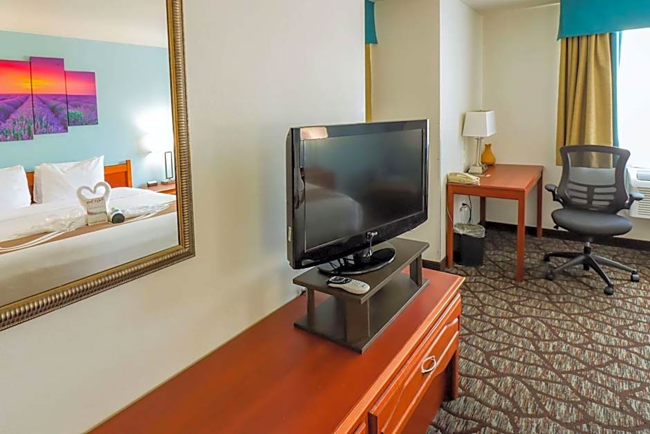 Quality Inn & Suites Sequim at Olympic National Park
