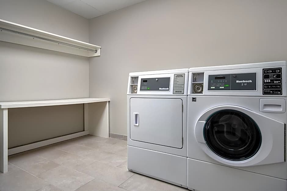 Holiday Inn Express & Suites Muskegon - Grand Haven By IHG